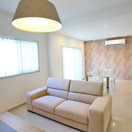 Essex Flat Apartment Saint Julian's